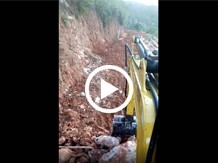 小型挖掘机施工视频1