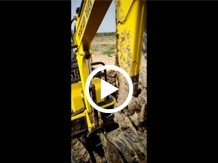 小型挖掘机施工视频4